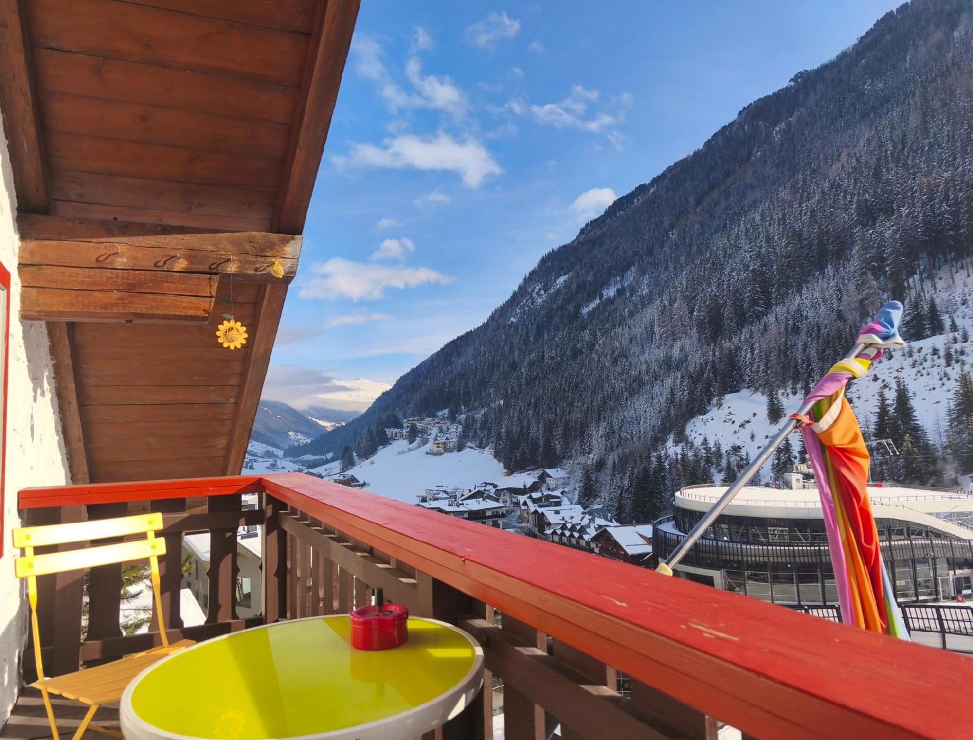 Sonnberg Bed & Breakfast Ischgl Ruang foto