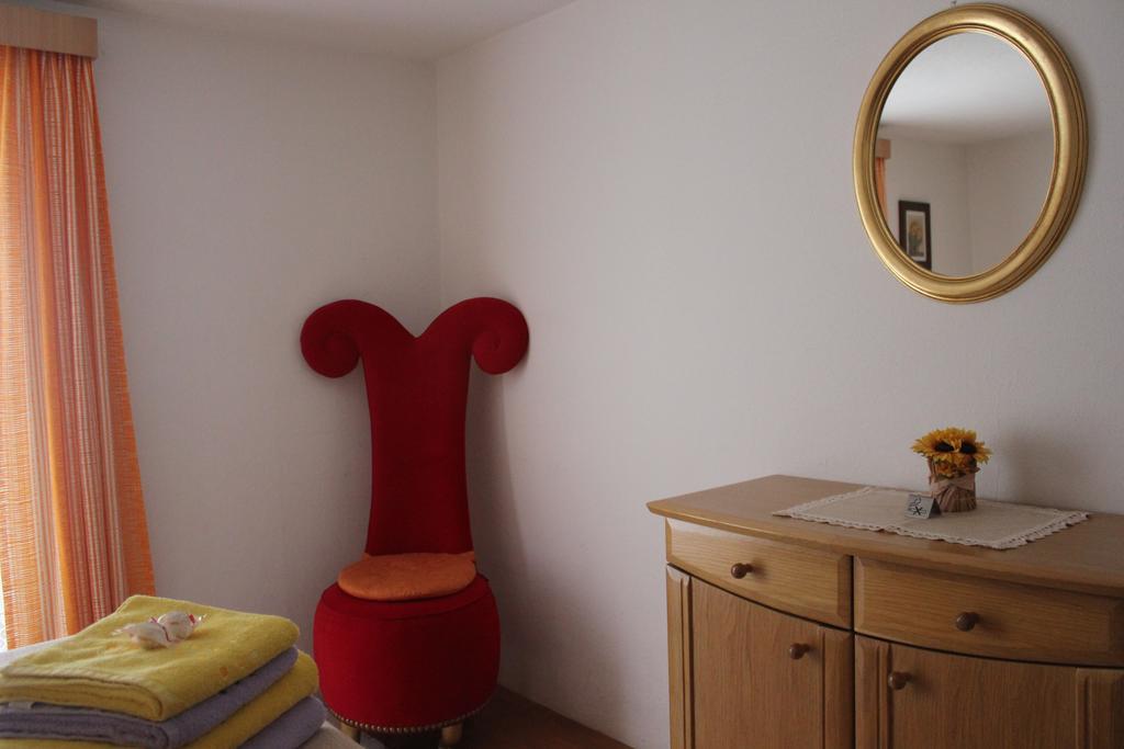 Sonnberg Bed & Breakfast Ischgl Ruang foto